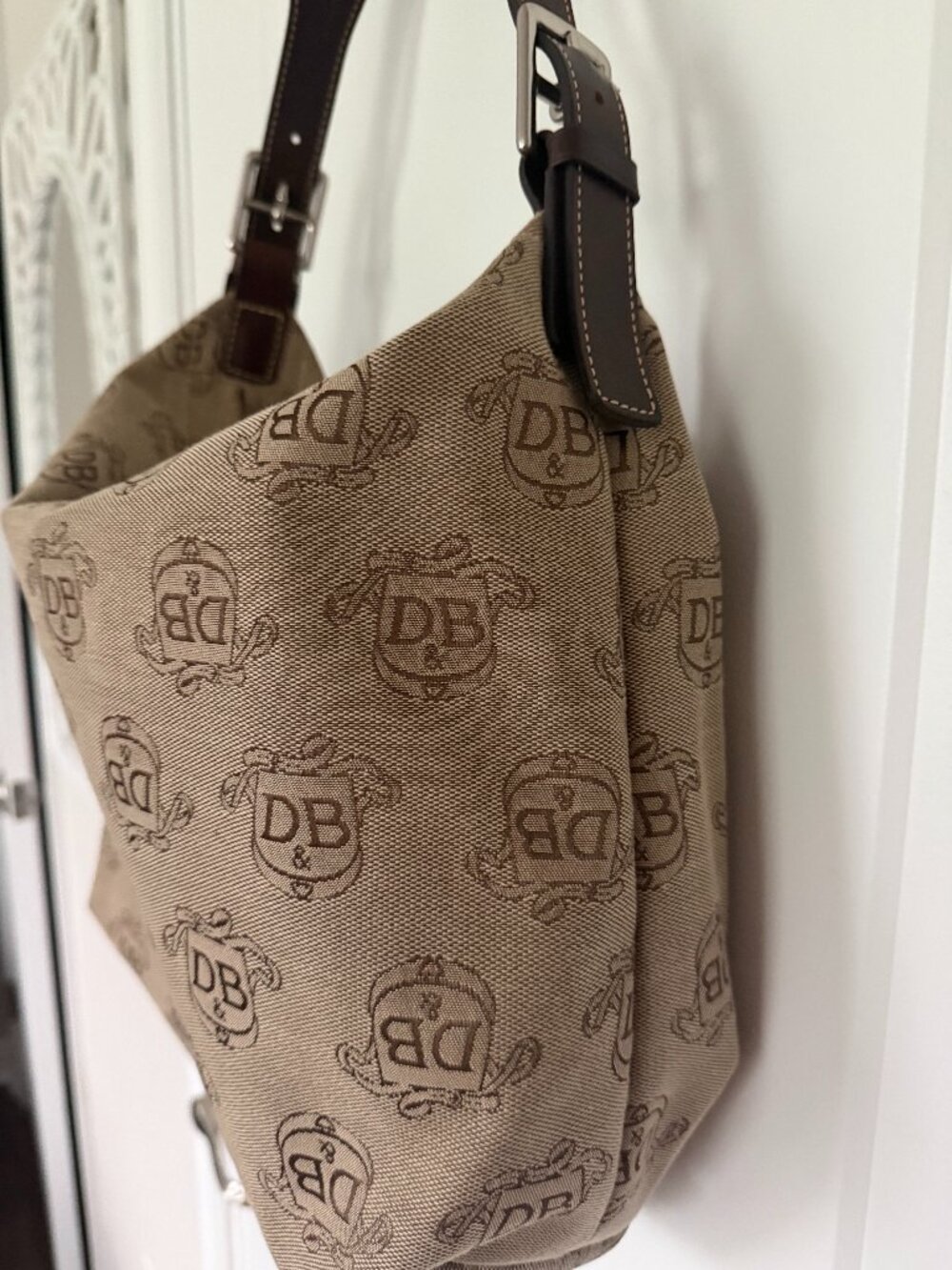 Vintage Dooney & Bourke Large Canvas Tote with Dark Brown Monogram - Picture 4 of 6